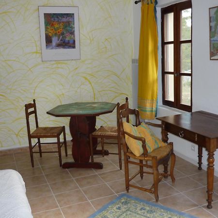 Le Val Leron Bed & Breakfast Valaurie Bagian luar foto