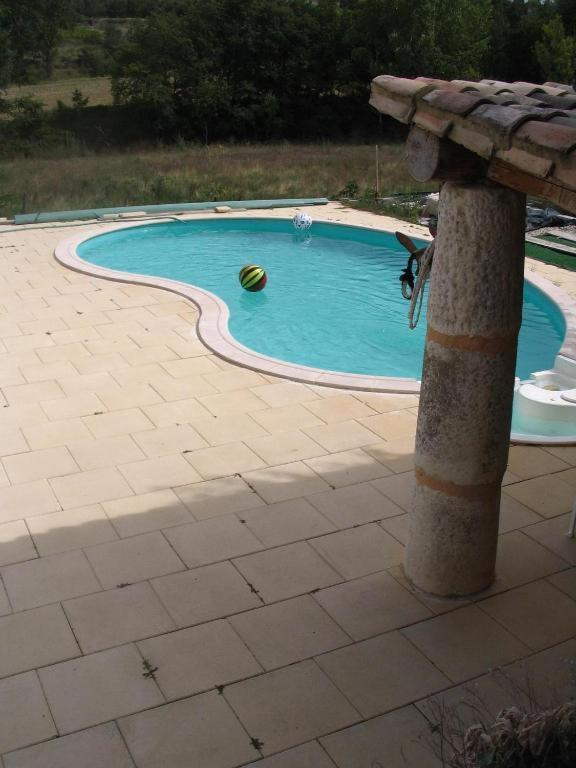 Le Val Leron Bed & Breakfast Valaurie Bagian luar foto