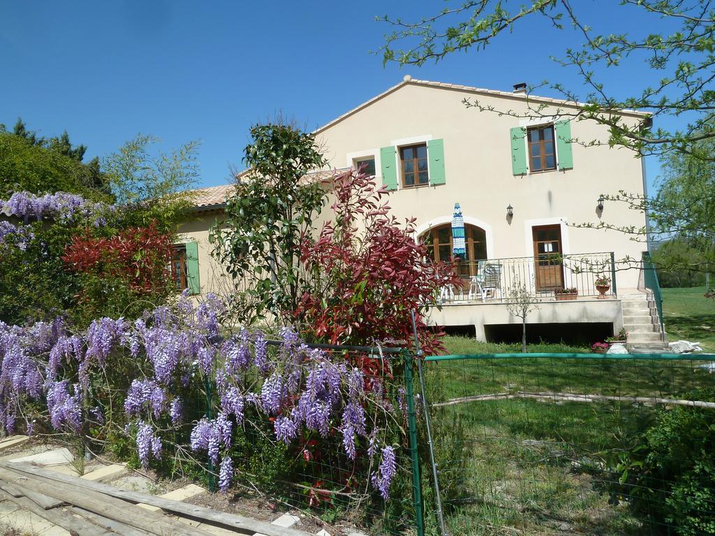 Le Val Leron Bed & Breakfast Valaurie Bagian luar foto