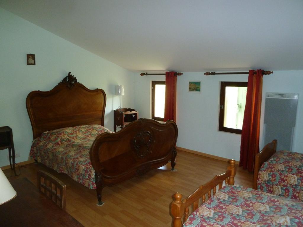 Le Val Leron Bed & Breakfast Valaurie Bagian luar foto