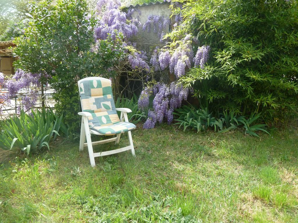 Le Val Leron Bed & Breakfast Valaurie Bagian luar foto