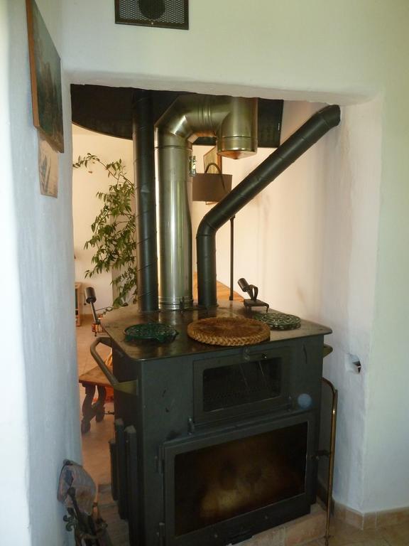 Le Val Leron Bed & Breakfast Valaurie Bagian luar foto