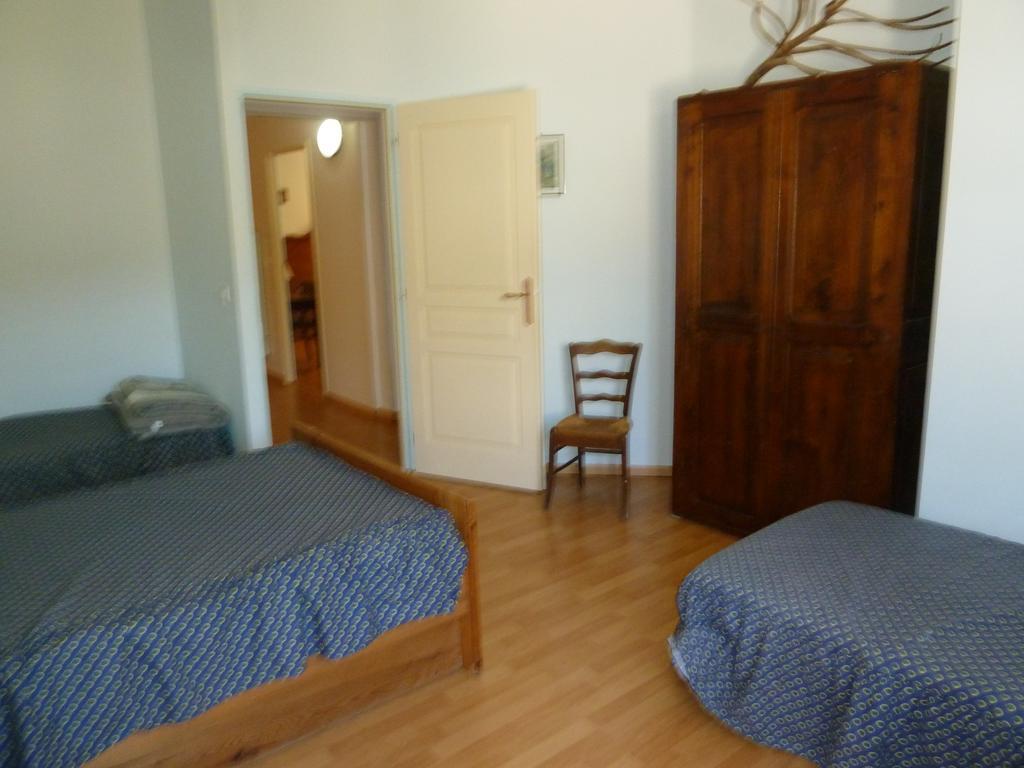 Le Val Leron Bed & Breakfast Valaurie Bagian luar foto