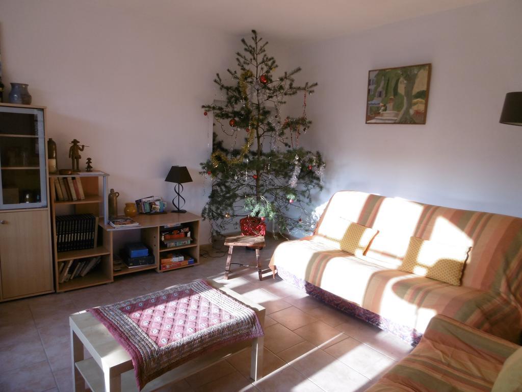 Le Val Leron Bed & Breakfast Valaurie Bagian luar foto