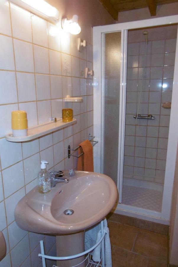 Le Val Leron Bed & Breakfast Valaurie Bagian luar foto