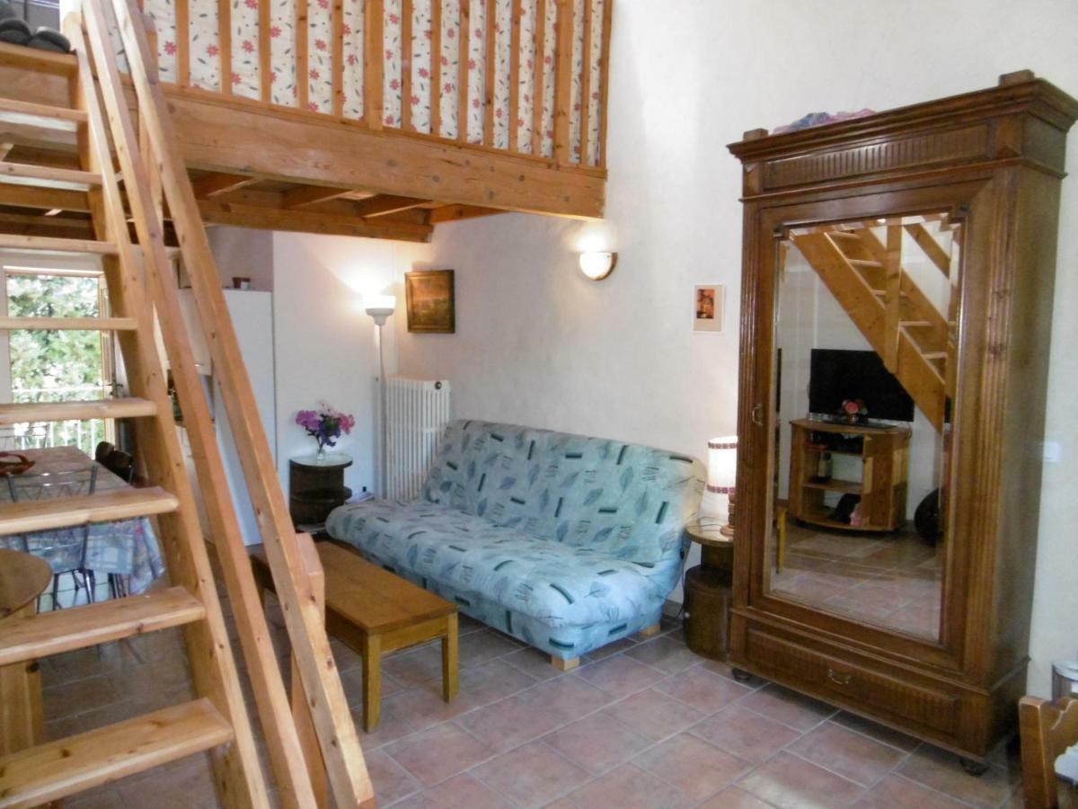 Le Val Leron Bed & Breakfast Valaurie Bagian luar foto