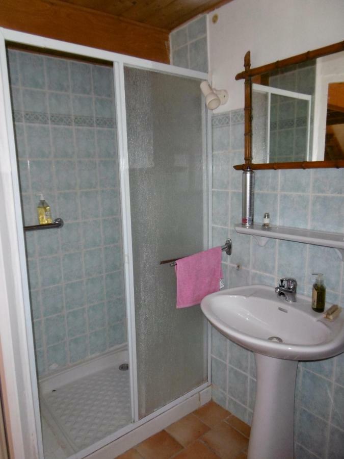 Le Val Leron Bed & Breakfast Valaurie Bagian luar foto