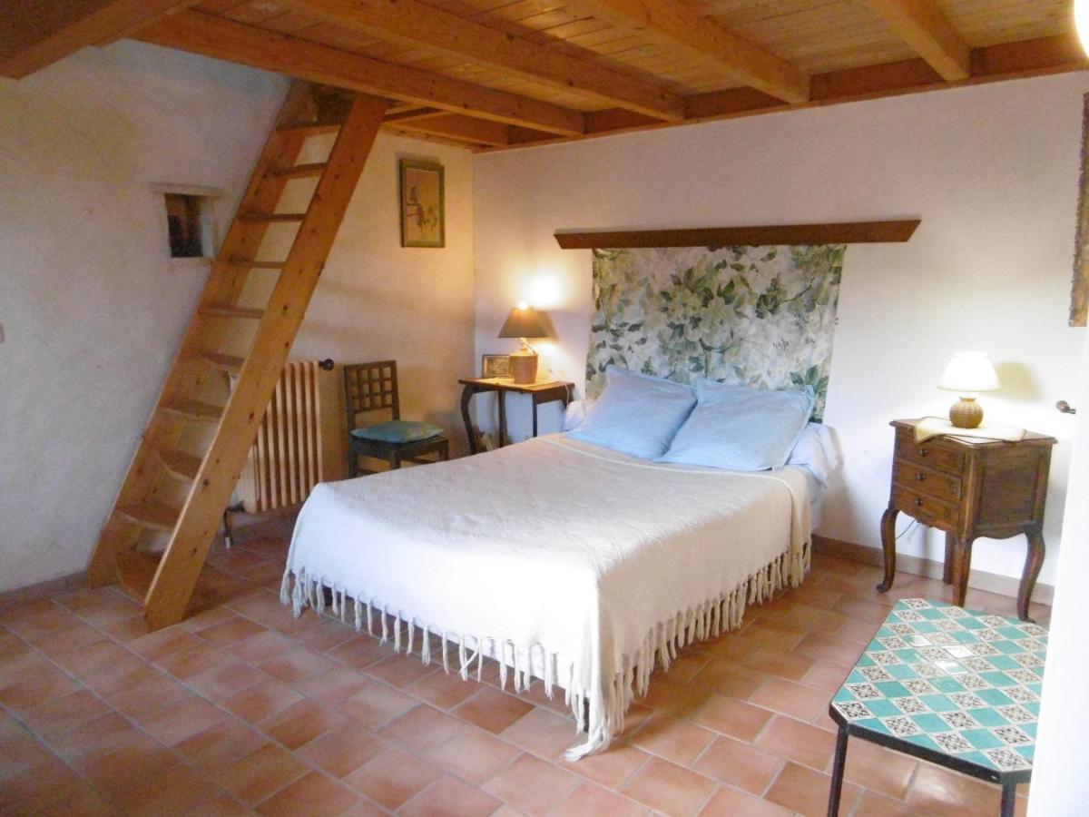 Le Val Leron Bed & Breakfast Valaurie Bagian luar foto