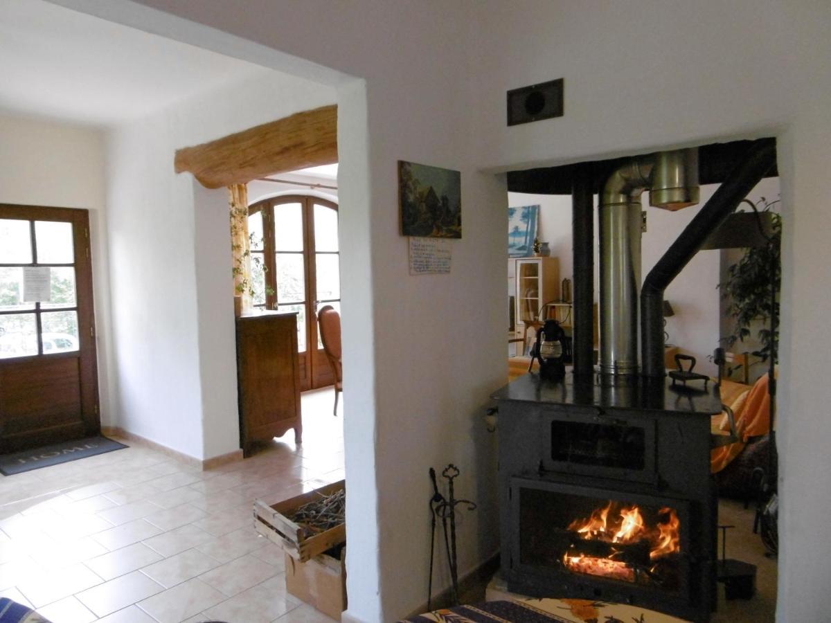 Le Val Leron Bed & Breakfast Valaurie Bagian luar foto