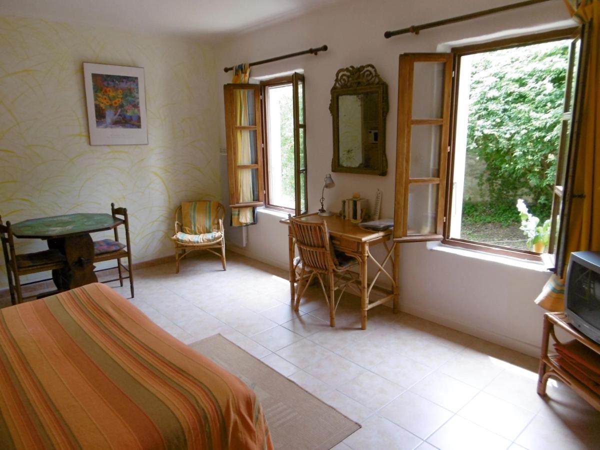 Le Val Leron Bed & Breakfast Valaurie Bagian luar foto