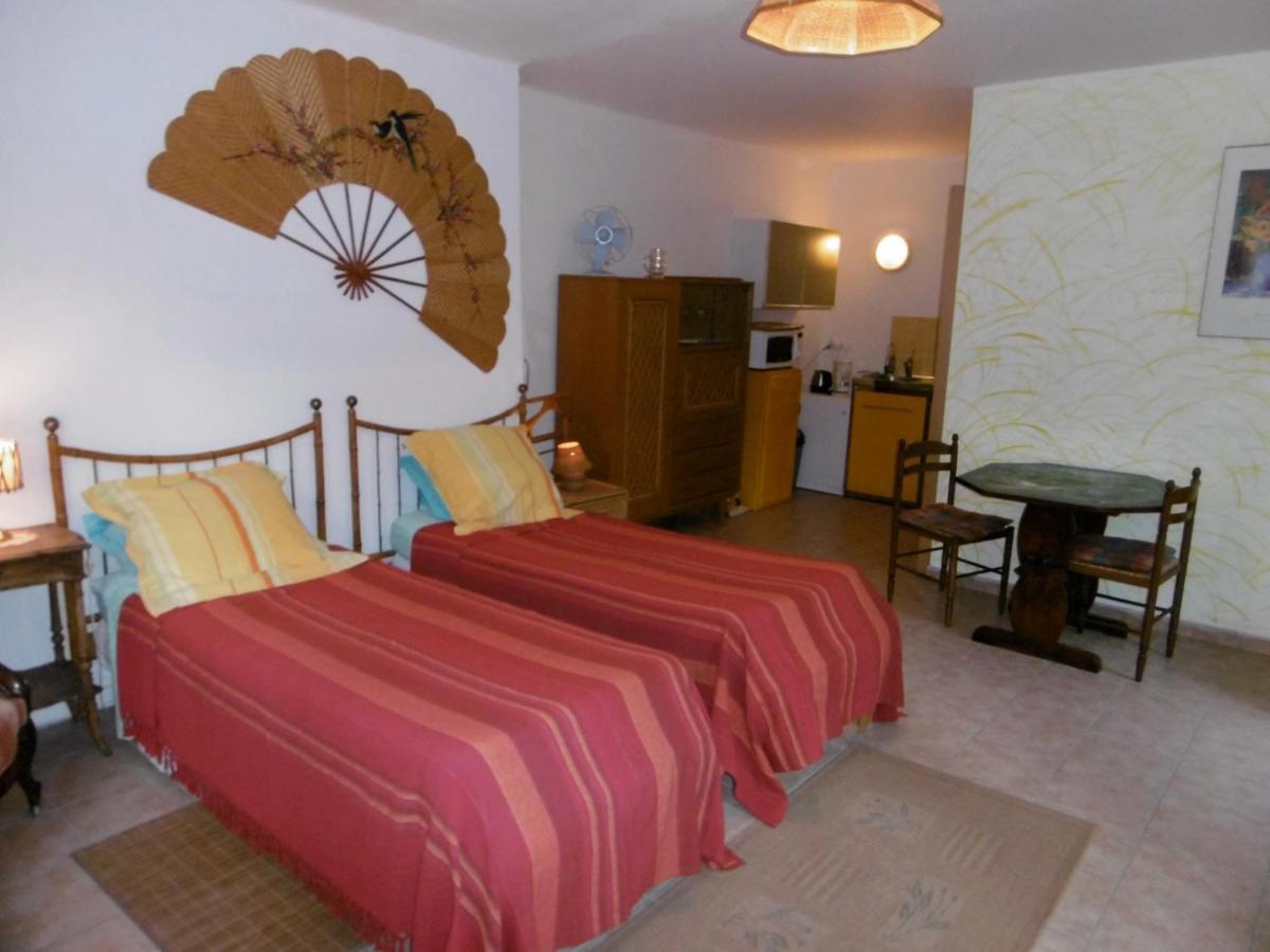Le Val Leron Bed & Breakfast Valaurie Bagian luar foto